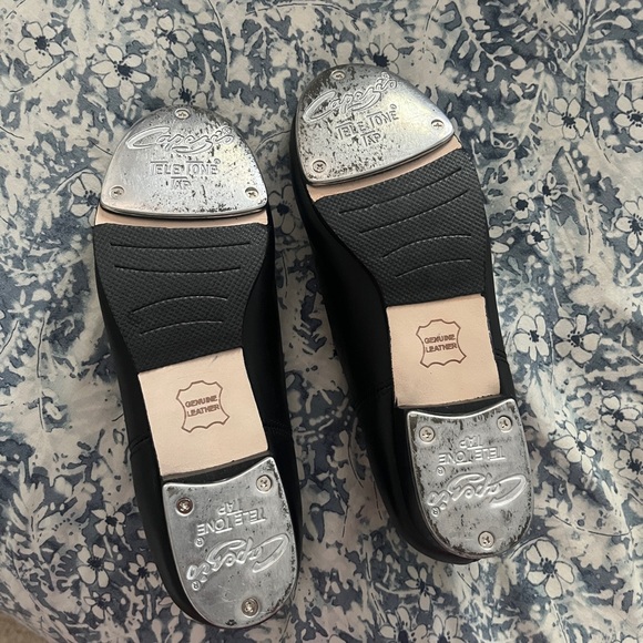 BRAND NEW- ONCE WORN Size 7 1/2 Capezio Cadence Tap Shoes - Picture 3 of 4